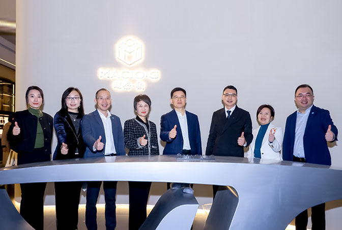 大咖齐助阵｜玛格·极 上海展首日，人潮涌动，火爆全场！